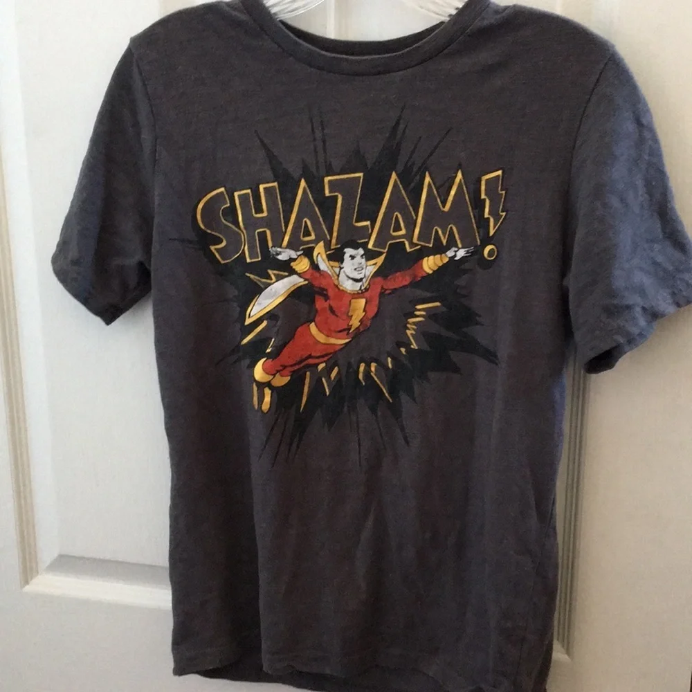 FINAL MARKDOWN Boys justice league short sleeved tee xl